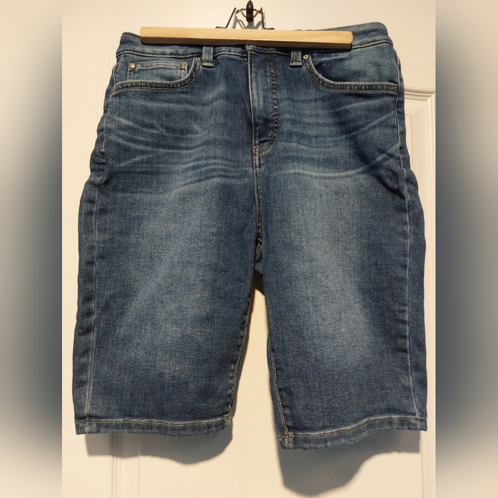 Denver Hayes Women's Blue Denim High Rise Bermudas